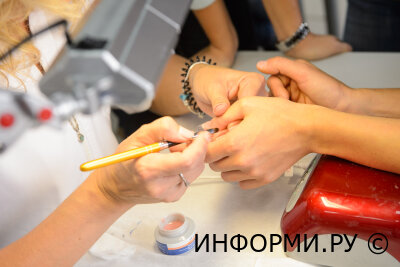 Какие курсы маникюра выбрать новичку?
