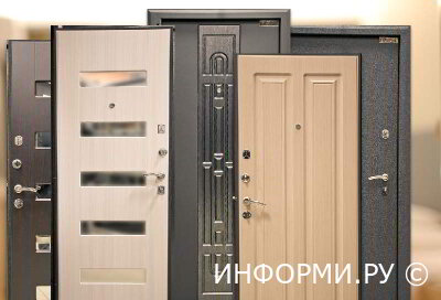 Как должны быть установлены входные двери в квартиру?