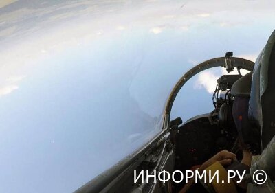 Можно ли полетать на истребителе?