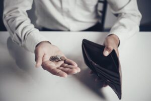 Какая зарплата должна быть при банкротстве