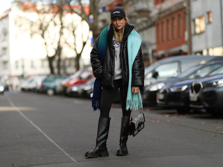 Как носить высокие сапоги и выглядеть модно: 5 зимних образов, которые вам стоит попробовать