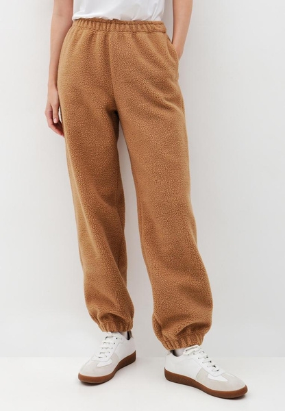 В тепле: самые модные брюки на зиму, в которых вы точно не замерзнете