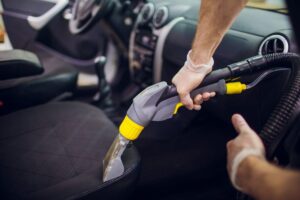 Химчистка салона авто: как делается и для чего нужна