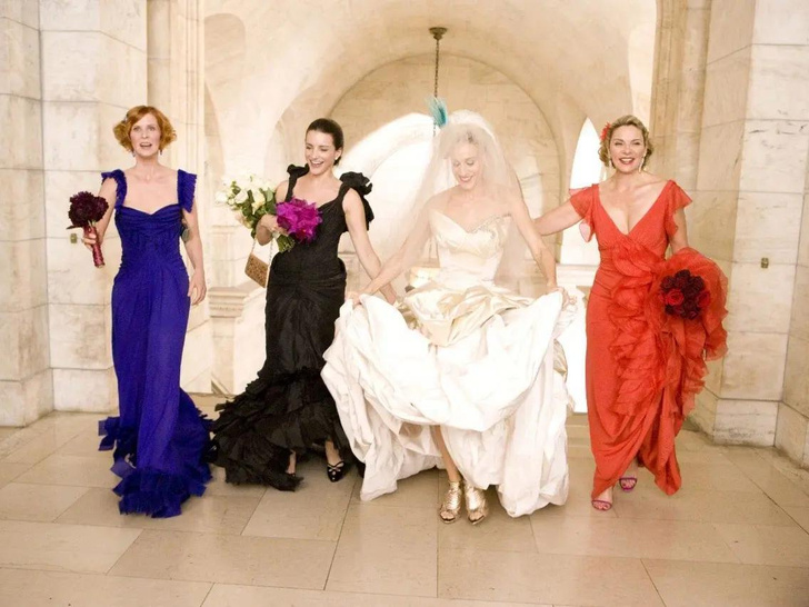Вошли в историю: культовые платья подружек невесты из кино, о которых мечтали все