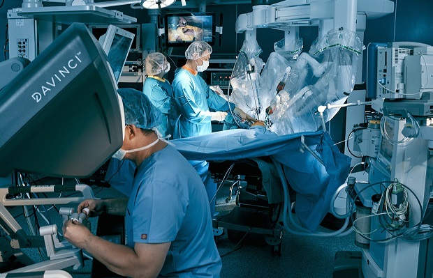 Академик Каприн заявил, что мировая наука еще не готова победить рак