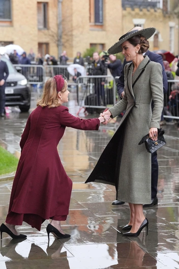 Кейт Миддлтон вышла в свет с самым модным аксессуаром сезона