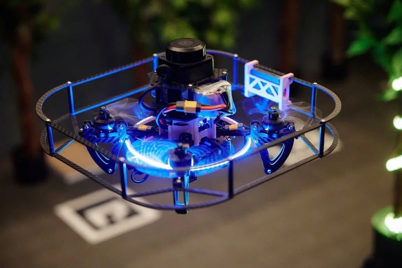 Линейку новых образовательных квадрокоптеров представили в Москве