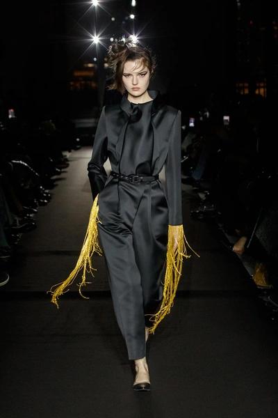 Московская неделя моды в цифрах: 300 дизайнеров, 80 показов и ИИ-примерочная