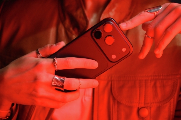 Почему компания Apple не выпустит iPhone 18 Pro в черном цвете