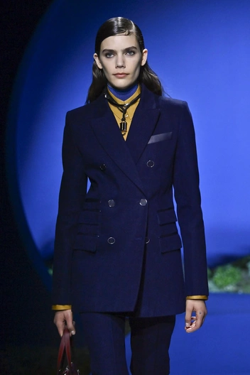 «Сумерки» снова в тренде. При чем тут Hermès?