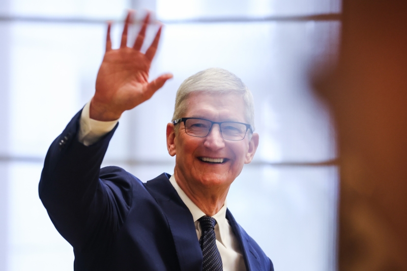 Тим Кук покинул пост главы Apple спустя 15 лет работы в компании